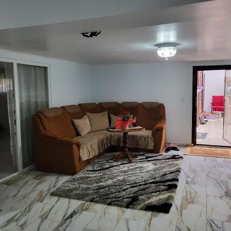 Apartament Cu Terasa Si Gratar Apartment Satu Mare Luaran gambar