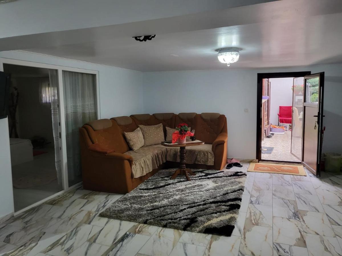 Apartament Cu Terasa Si Gratar Apartment Satu Mare Luaran gambar