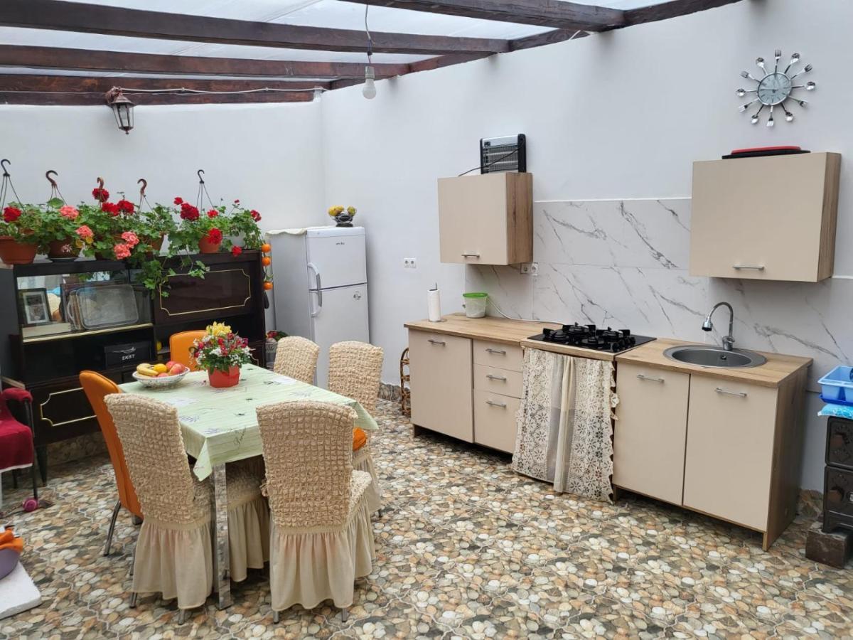 Apartament Cu Terasa Si Gratar Apartment Satu Mare Luaran gambar
